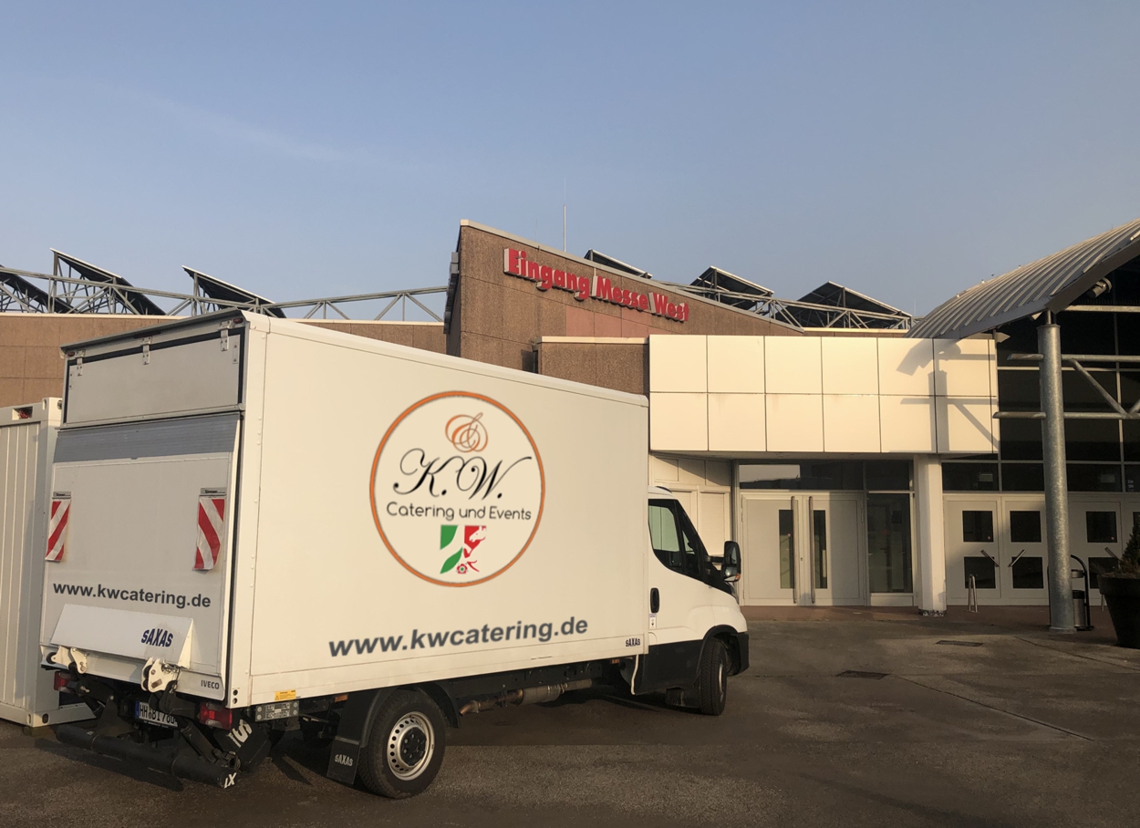 K.W. Catering & Events Dortmund LKW vor der Messe Dortmund Westfalenhalle